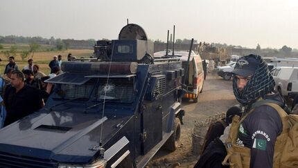 کشته شدن ۹ پلیس پاکستانی در حمله تروریستی