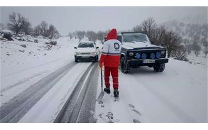 امدادرسانی هلال احمر به ۸۰۰ شهروند در برف و کولاک