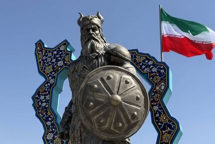 بزرگ‌ترین المان هنری شهر مشهد رونمایی می‌شود