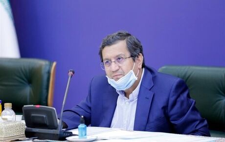 همتی: بانک مرکزی پیگیر کنترل تورم است