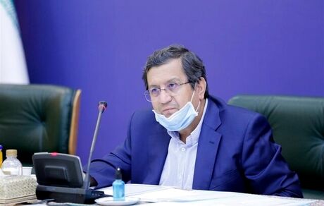 همتی: بانک مرکزی پیگیر کنترل تورم است