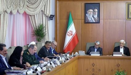 معاون اول رئیس جمهور: آمریکا از هر روشی، حتی با مقام دست‌هفتم یک کشور رده‌پنجم آفریقایی برای مذاکره با ایران واسطه می‌کند