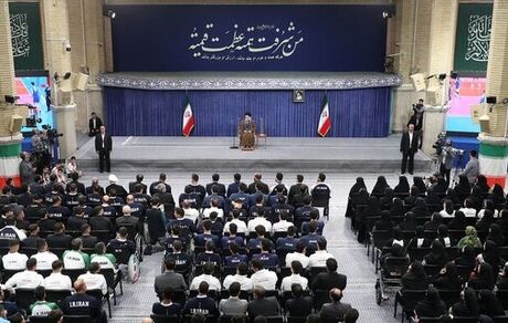 رهبر معظم انقلاب: رئیس جمهور آمریکا اگر توانایی دارد اعتراضات آمریکا را آرام کند / ناامیدی جوانان کشور حرف‌های نامطالعه نشده است