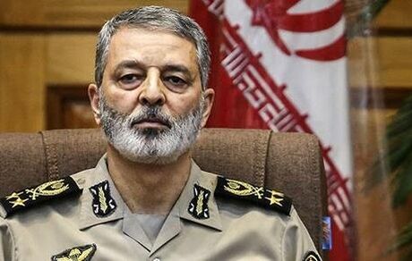 فرمانده کل ارتش: نام نیروی الهی برای حافظان آسمان ایران اسلامی بسیار زیبنده است
