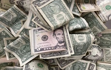 قیمت روز دلار و یورو در بازار مبادله ارز و طلا