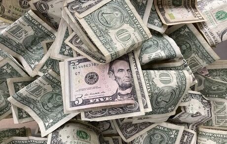 قیمت روز دلار و یورو در بازار مبادله ارز و طلا