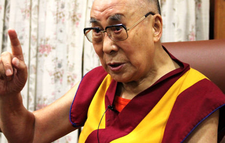 دالایی لاما: زنان باید جهان را مدیریت کنند