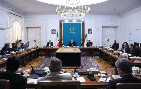 تاکید رئیس جمهور بر برخورد با افرادی دخیل در خروج سوخت از شبکه رسمی 