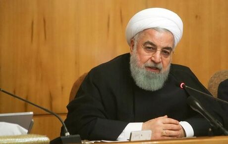 روحانی: فداکاری‌های مردم باعث تداوم انقلاب شد