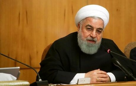 روحانی: فداکاری‌های مردم باعث تداوم انقلاب شد