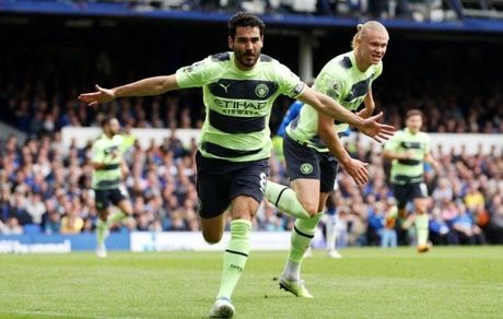 منچستر سیتی به قهرمانی نزدیک‌تر شد