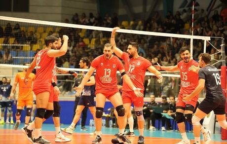 بازی بزرگ هفته را شهرداری ارومیه به قهرمان فصل قبل باخت / استقلال به پیکان باخت