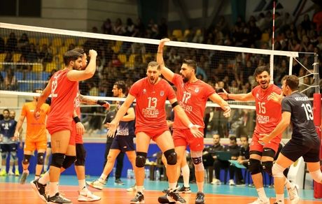 بازی بزرگ هفته را شهرداری ارومیه به قهرمان فصل قبل باخت / استقلال به پیکان باخت