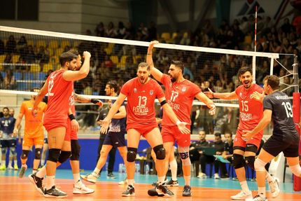 بازی بزرگ هفته را شهرداری ارومیه به قهرمان فصل قبل باخت / استقلال به پیکان باخت