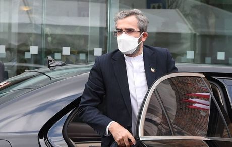 مذاکره کننده ارشد جمهوری اسلامی ایران عازم وین می شود