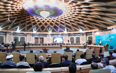 استفاده از نیروهای انقلابی و کارآمد اولویت دولت در استان‌هاست