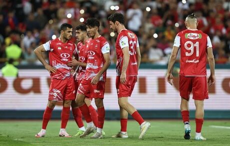 حسرت آسیا به دل پرسپولیس ماند / برد تلخ قرمزها مقابل هوادار به دوم شدن ختم نشد