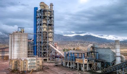 باید برنامه محدودیت‌های انرژی صنایع اعلام شود