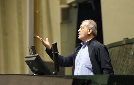 رییس جمهور، لایحه بودجه ۱۴۰۴ را تقدیم مجلس کرد