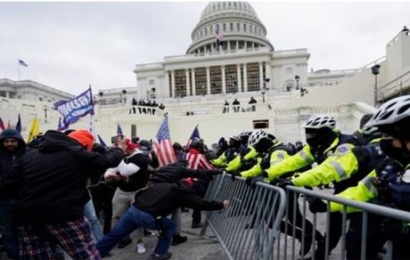 لایحه ممنوعیت مادام العمر ورود ترامپ به کنگره آمریکا ارائه شد