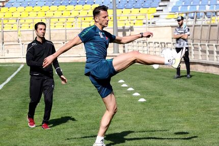 غیبت مهاجم پرسپولیس مقابل تیم سابقش
