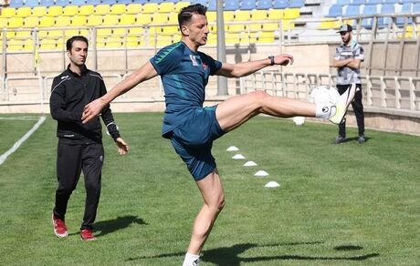 غیبت مهاجم پرسپولیس مقابل تیم سابقش