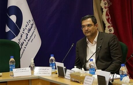 عمر مفید آسفالت در کشور باید بهبود یابد