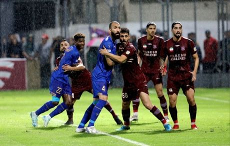 جنگ وی‌ای‌آر در قائم‌شهر برنده نداشت / استقلال و نساجی صلح کردند