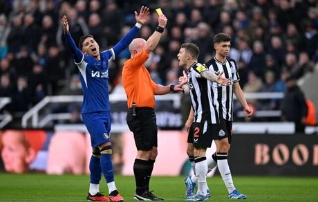 نیوکاسل، چلسی را در هم کوبید