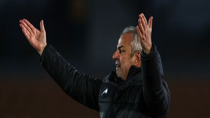 سرمربی پرسپولیس از ایران رفت
