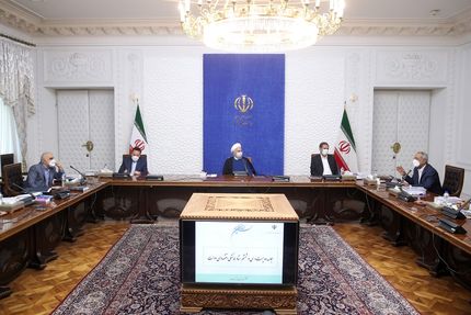 دولت از دادن وعده‌های غیرعملی پرهیز کرد / دعوت رئیس جمهور از پژوهشگران و تلاشگران رسانه‌ای برای بازگو کردن واقعیت‌های جنگ اقتصادی و پیروزی بر آمریکا در این جنگ