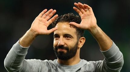 سرمربی جدید منچستریونایتد مجوز کار نگرفت!