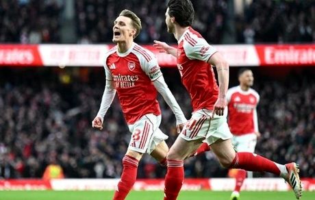 بازگشت آرسنال به صدر / لیورپول برد