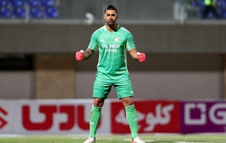 دروازه‌بان استقلالی با ذوب آهن به توافق رسید