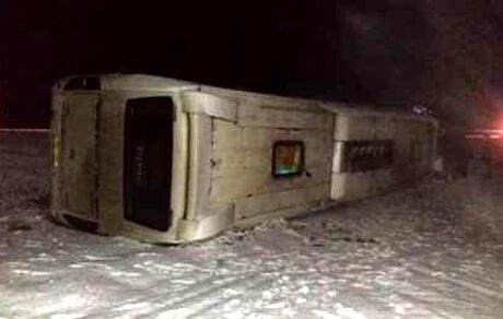 ادامه حوادث واژگونی اتوبوس‌های مسافربری / این بار ١٧ مصدوم در محور ازنا-اراک