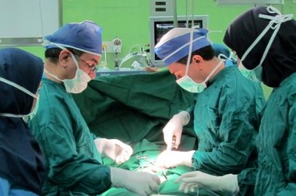 عذرخواهی رئیس بیمارستان شهید رجایی شیراز برای جراحی دست سالم به جای دست شکسته