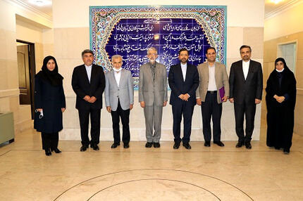 خطیب زاده: زبان فارسی را تبدیل به کالایی مرغوب کنیم