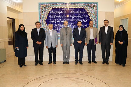 خطیب زاده: زبان فارسی را تبدیل به کالایی مرغوب کنیم