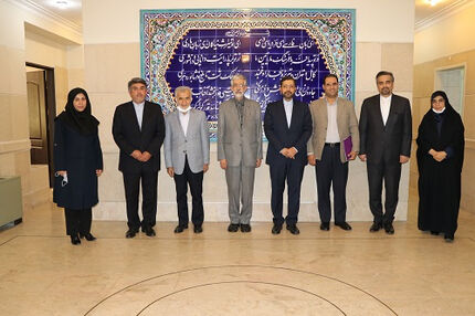 خطیب زاده: زبان فارسی را تبدیل به کالایی مرغوب کنیم