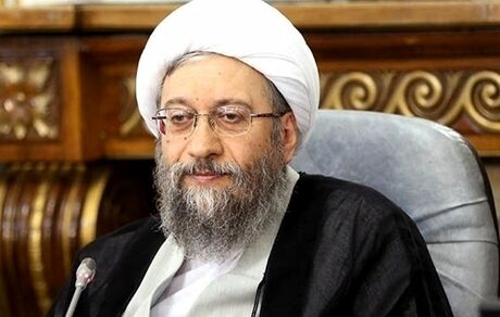 آملی‌لاریجانی: جمع شدن گوشت و میوه از سفره عده‌ای، بسیار دردناک است