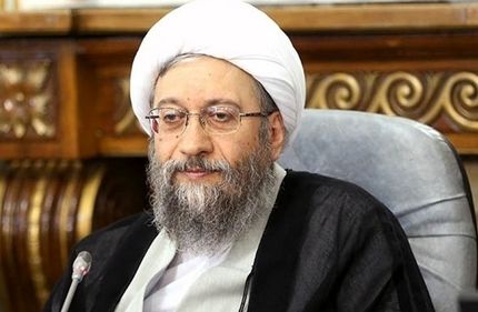 آملی‌لاریجانی: جمع شدن گوشت و میوه از سفره عده‌ای، بسیار دردناک است