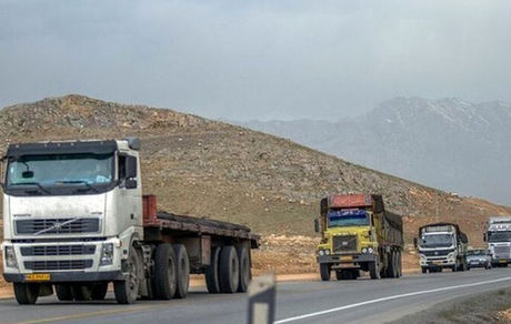 ممنوعیت تردد کامیون و اتوبوس در خط سرعت آزادراه و بزرگراه‌ها