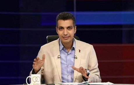 فردوسی‌پور به خاطر  زنان سکوتش را شکست: قلباً خوشحالم