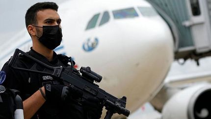 جوان افغانی مظنون به ارتباط با طالبان به ۱۰ ماه حبس محکوم شد