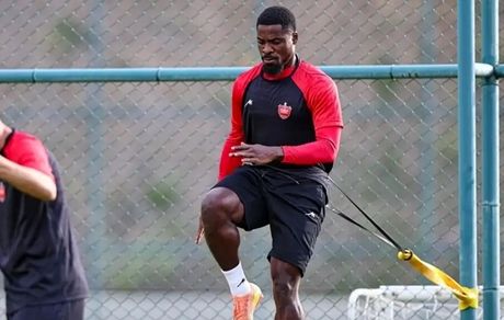 مدافع ساحل آجی پرسپولیس در آستانه جدایی