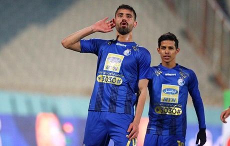 دانشگر: برای رسیدن به پیراهن استقلال زحمت کشیدم