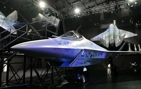 جنگنده جدید روسیه در مقابل F35 آمریکا رونمایی شد