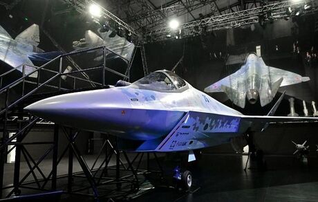 جنگنده جدید روسیه در مقابل F35 آمریکا رونمایی شد