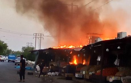 آتش گرفتن بازارچه میوه و ترهبار شهرداری جیرفت