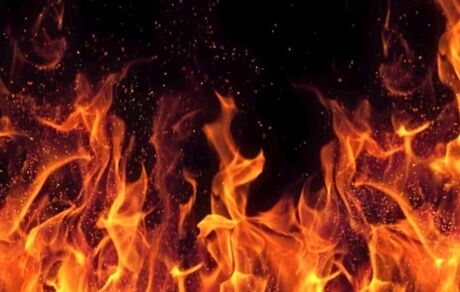 مردی با نزین همسر و پدرزنش را آتش زد